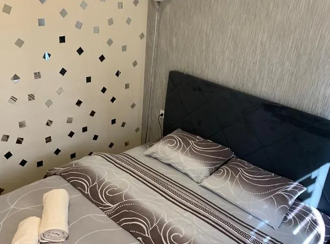 아파트 & Andria *